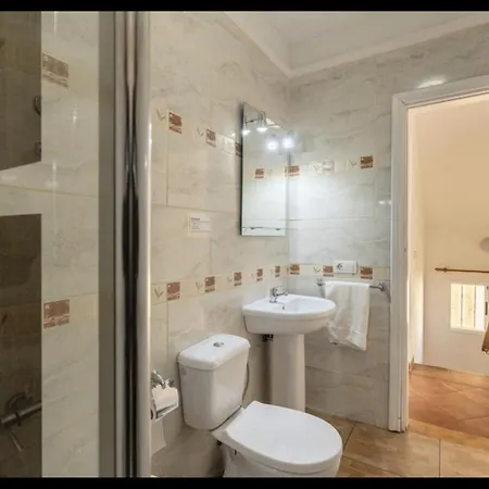 - 2 Bedroom Large Duplex With Double Terrace Appartement *